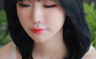 最新图集：Addielyn(에디린)黑衣少女，黑色衣服里的白色思考，太深沉了！