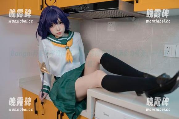 Bangni邦尼写字没问题，教室里的写真精选实力夸张，一点不严肃！