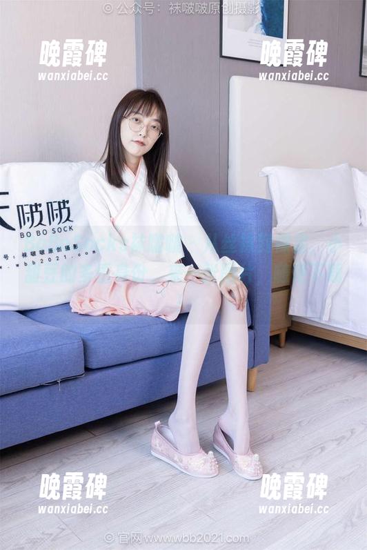 BoBoSocks袜啵啵 - 从丝袜到裸足，小甜豆的多重身份，来一张图片，随便下载！
