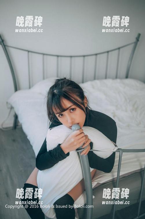 BoLoli菠萝社 - 柳侑绮：在海里撒娇的少女，完全不怕湿的合集。