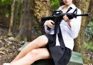 GIRLT果团网 - 网盘点击王语纯的裤里丝，一秒变身小绅士。