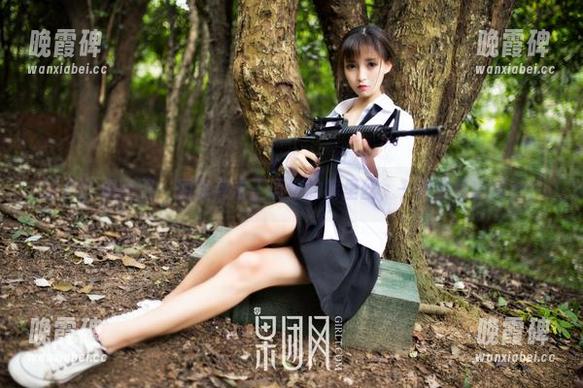 GIRLT果团网 - 网盘点击王语纯的裤里丝，一秒变身小绅士。