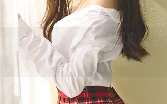GIRLT果团网 - 莫雅淇JK写真：生动得像壁纸，完全不想换掉