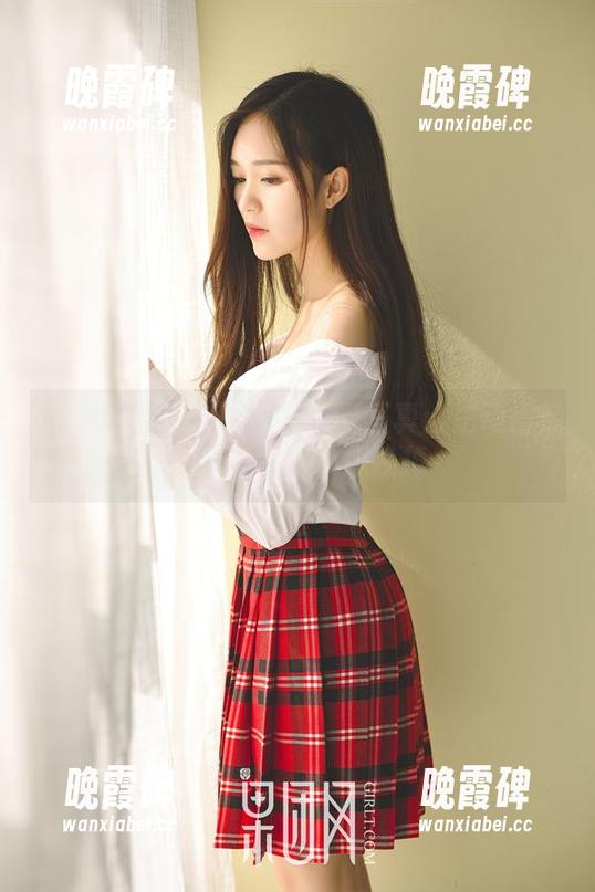 GIRLT果团网 - 莫雅淇JK写真：生动得像壁纸，完全不想换掉