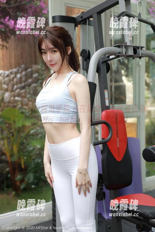 MFStar模范学院-NaNa_baby MFStar模范学院 - 在运动场上优雅转身的NaNa_baby,原图更撩人!