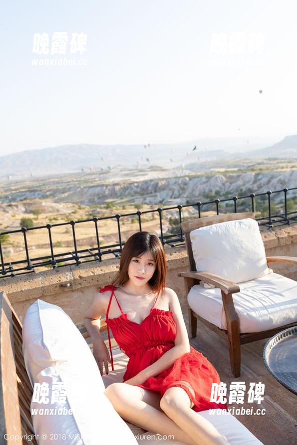 MiStar魅妍社-小探戈 MiStar魅妍社 - 小探戈带你飞,黑色写真集,满满的“我是不是走错片场”的气场,快分享一下!