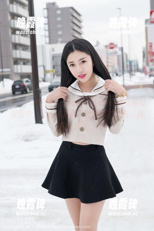 MiStar魅妍社-糯美子Mini MiStar魅妍社 - 糯美子Mini在连衣裙的包围中,无圣光成就了她别样的状态,迷离又真实。