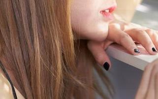 MiiTao蜜桃社 - 当露西Lucy的美足闪耀在图片中，简直是众生仰望的风景，我心里不自觉地嚷嚷要剪贴在日历上。