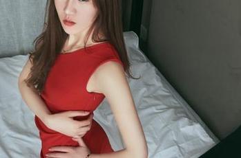 TouTiao头条女神 - 张蓝欣的校服作品集：原图带我重返那段尴尬却美好的时光。