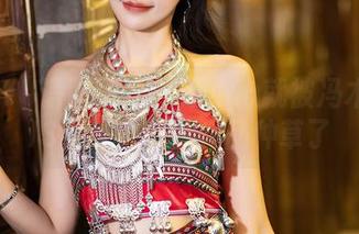 XIAOYU语画界 - 一不小心就被冯木木LRIS的黑丝吊袜作品种草了