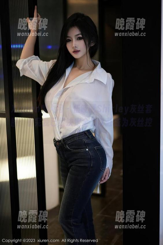 Xiuren秀人网 - 伍晓丽Shirley灰丝套图：看完我已经决定全力以赴成为灰丝控了！