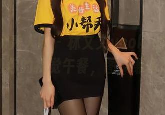Xiuren秀人网 - 林文文yooki的妹妹：定制你的视觉午餐，图文兼备呗！