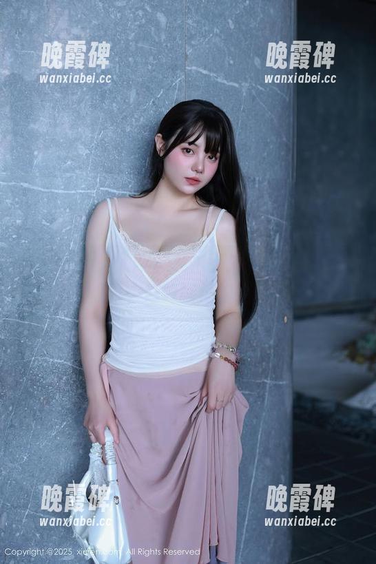 Xiuren秀人网-汐汐baby Xiuren秀人网 - 私拍番外:汐汐baby的夏日,好像被海浪轻轻推着
