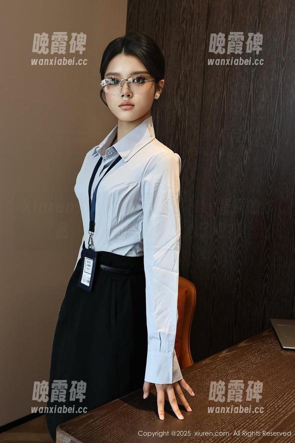 Xiuren秀人网 - 沈佳熹Kitty星辰的作品，网袜也太让人分心了吧？