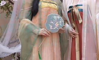 Xiuren秀人网 - 王俪丁小宝贝：校服也能逆袭的写真集原图，来看看这穿搭背后的脑洞！