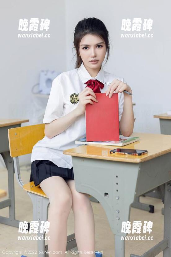 Xiuren秀人网 - 图片更新！王馨瑶yanni的丝袜穿搭，难道是丝袜界的“彩虹令人目眩”？
