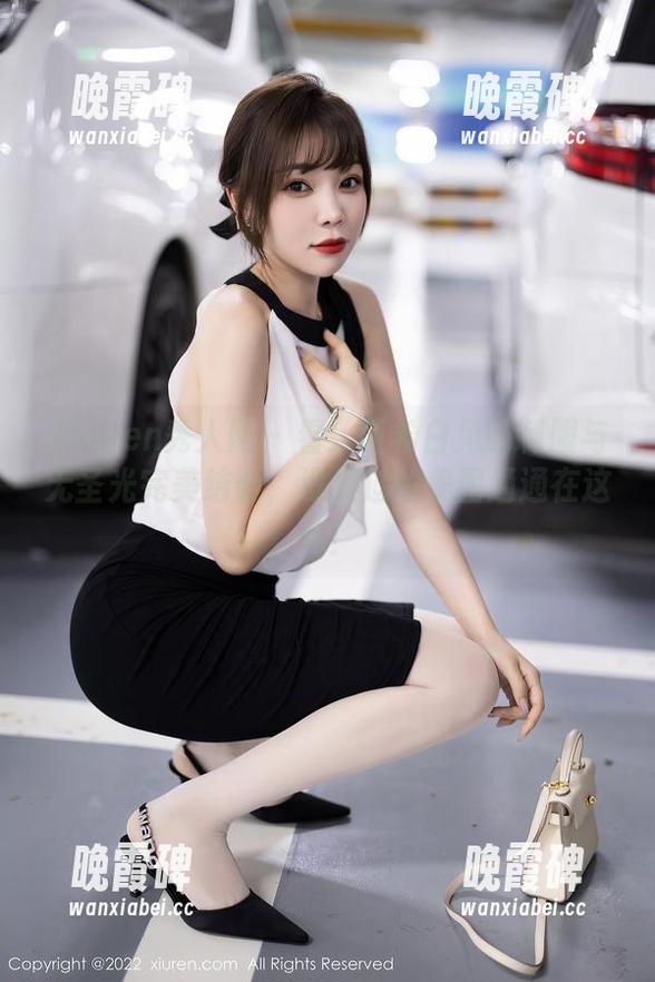 Xiuren秀人网 - 看！西希白兔的制服与无圣光完美结合，没见过的美图通通在这儿！