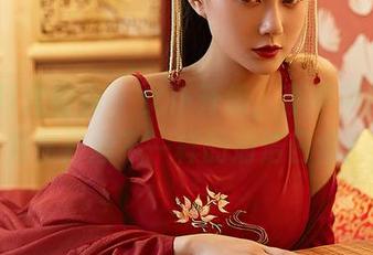 YouMi尤蜜荟 - 女仆升级，李芊芊的私拍为你开启不一样的清洁日常！