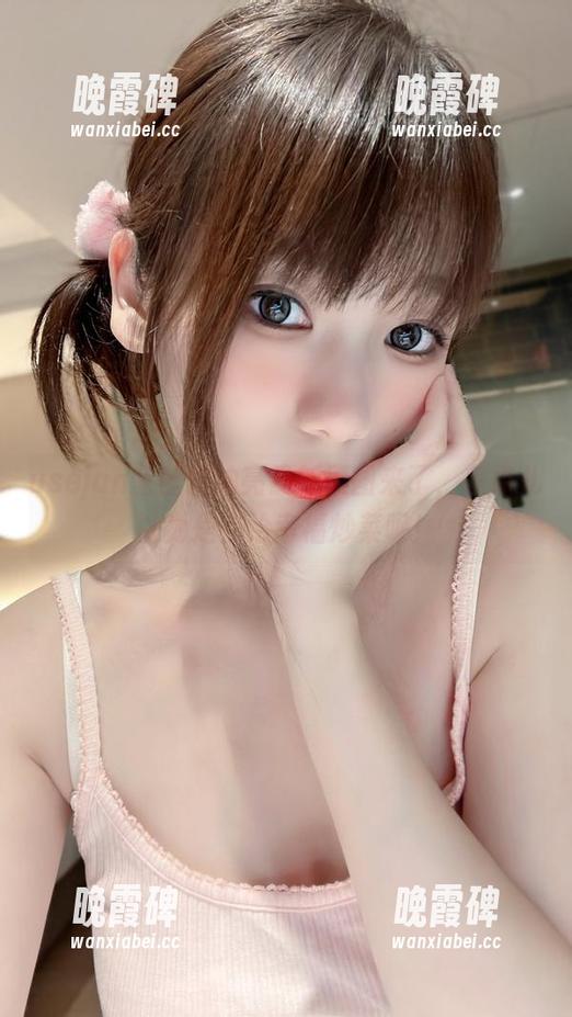 usejan蓝蓝的油亮最新原图来了，差点儿以为是在给幸福炒菜呢！
