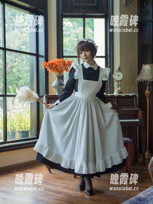 yuuhui玉汇(kokuhui)的粉色写真似乎很会躲猫猫，更新里的每发都像在悄悄约我