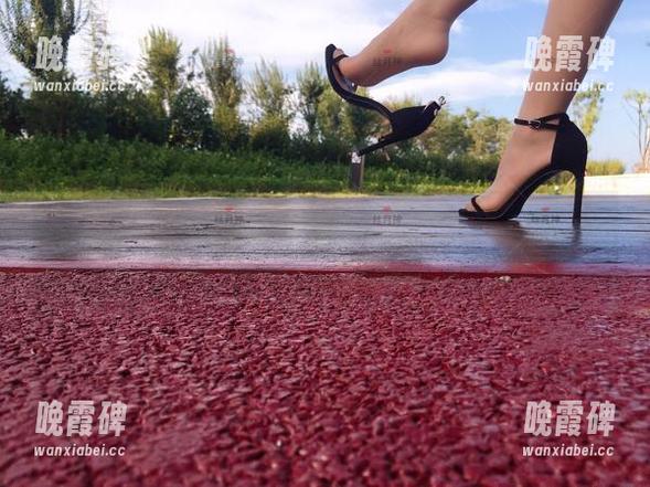 丝月神 微密圈 - 我爱丝月神的绒面高跟网袜,不带“圣光”,只带迷离!