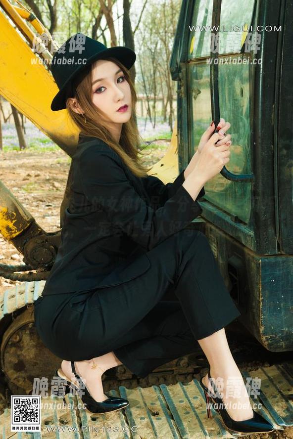 丽柜 - 允儿的女神作品，分享时眼里闪烁的光，一定会让旁人好奇心爆棚！