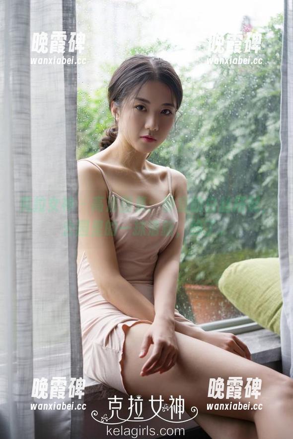 克拉女神 - 高清图集：静宜的白丝搭配，公园里的一抹清新，绝了。