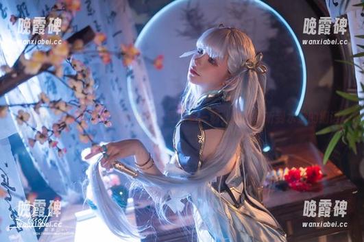 前羽_rr泳装套图新鲜出炉，更新这一刻，仿佛能听到水波的细语