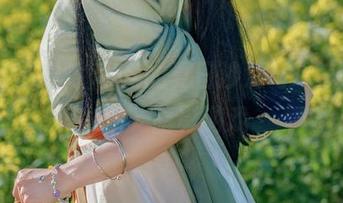 图集：咬人小小兔的夏日沙滩与“Shotgun”暗影游戏
