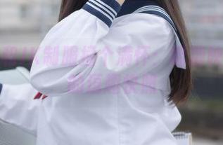 让喵耳和JK制服撞个满怀：喵糖映画定制的逗趣快照