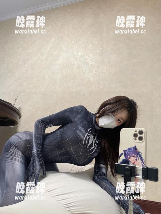 微密圈 - 奶宝妹纸的双人图包，触碰的边界感好神奇，唔，是种小紧张？