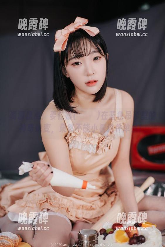 资源盘点：姜仁卿(강인경)在蓝色吊带里的神奇蜕变，果然不能小看这件单品！