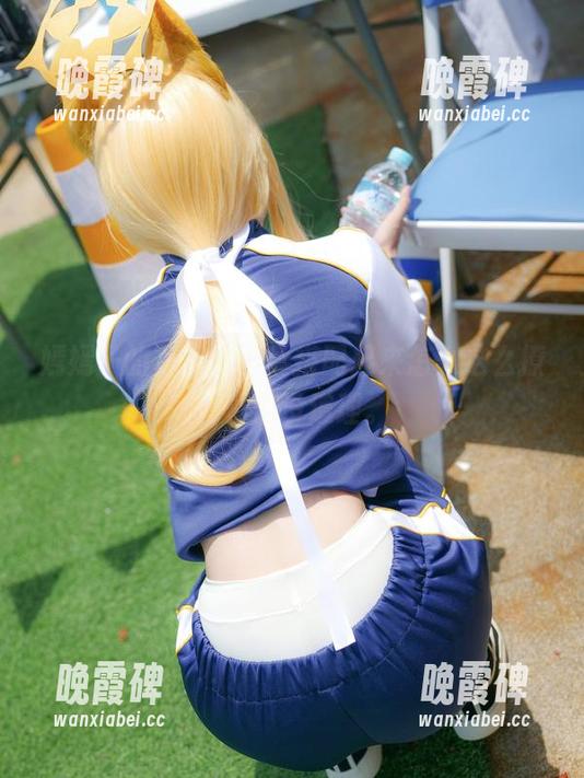 嫣嫣子的写真，黑丝搭配起来怎么这么撩？真是没道理。