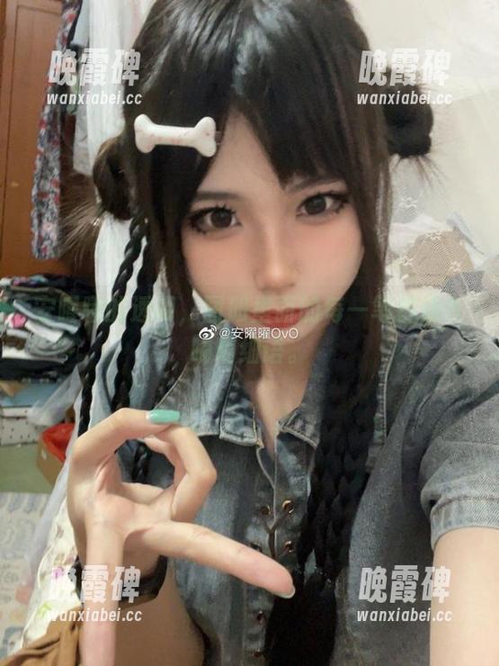 安曜曜 安曜曜的透明,图册里面的每一笔都像在喃喃细语。