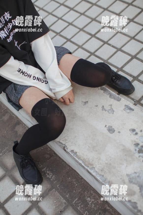 少女秩序 - 小鱼的宅人日记，高清居家萝莉少女图，好像一切都变得轻松了