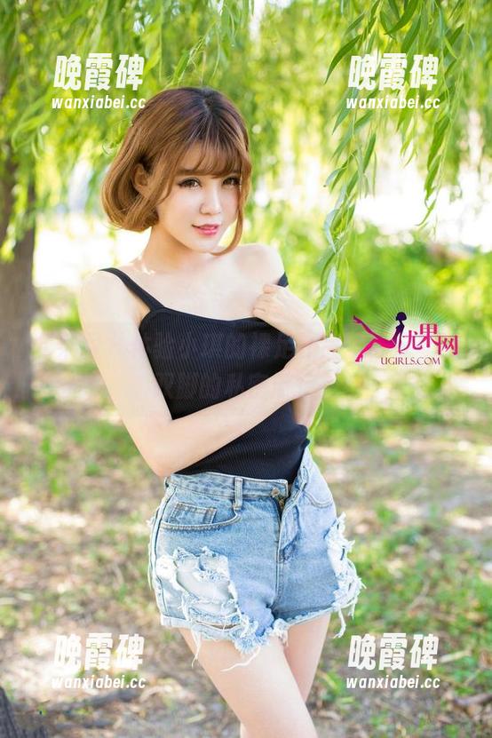 尤果网 - 体验小琪的裸足作品集，分享这双脚的私密旅行。