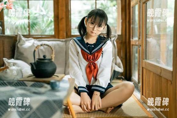 幼水铃衣和秋月爱莉的网盘写真，恰好能引起一些小小的“争执”。
