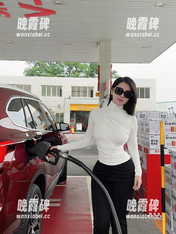 张老师 微密圈 - 看完张老师的白丝写真图集,我的眼睛有点忙了。