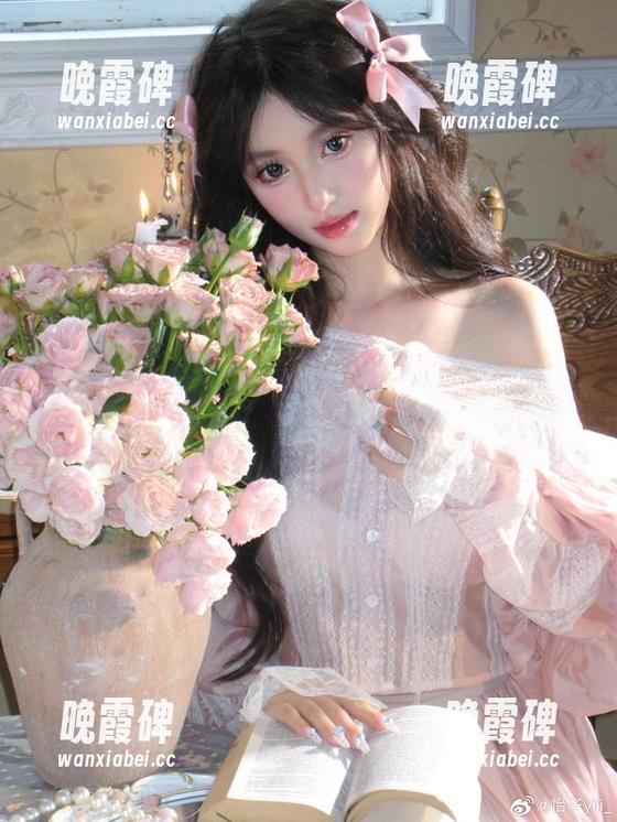 怡子yiii 怡子yiii,那个传奇般的冰公主!快去看最新图库,不要被这股寒气吓到哦!