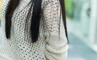 推女郎 - 林清儿职业装写真合集：认真工作，偶尔还不忘吃个零食！