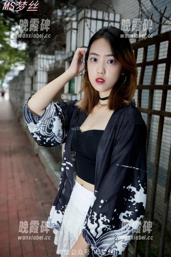 梦丝女神 - 刘诺运动合集，图片中的挑战让人想大喊一声“加油”！