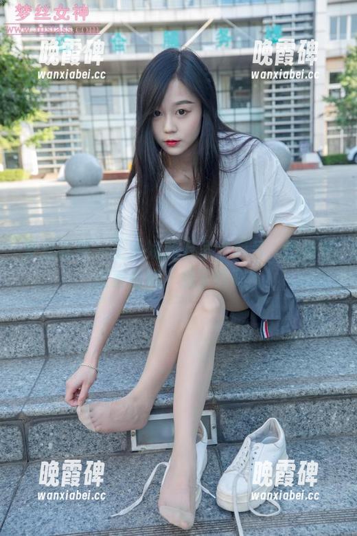 梦丝女神 - 王娇娇的万圣节图片，恐怖中透着逗趣，想下载吗？