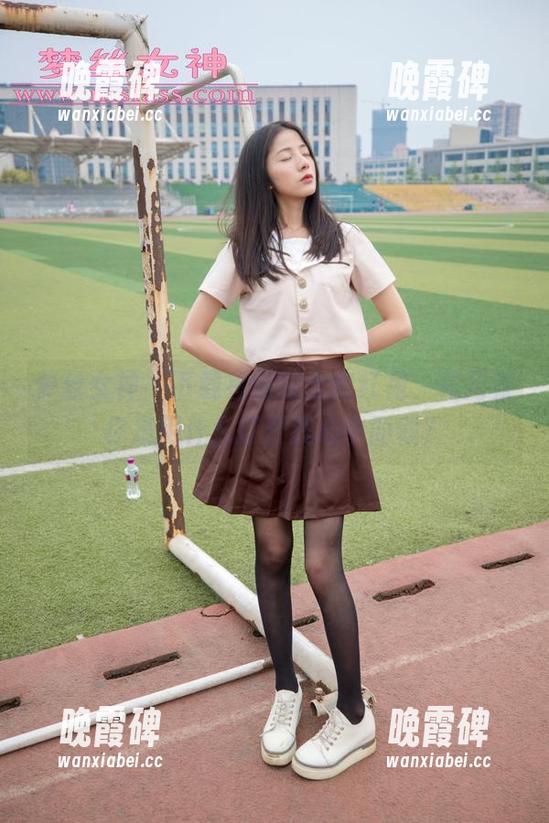 梦丝女神 - 下载亮眼的全套红裙，花月舞你是用什么打开我心中的戟？