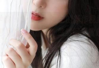 模范学院 - SiByl李思宁的新作视频来了！图包里的“肉丝”，悠然间又掀起心头的涟漪，真神奇。