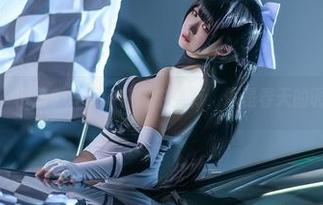 天台套图，樱落Selena在风中穿行，像是春天的调皮小精灵
