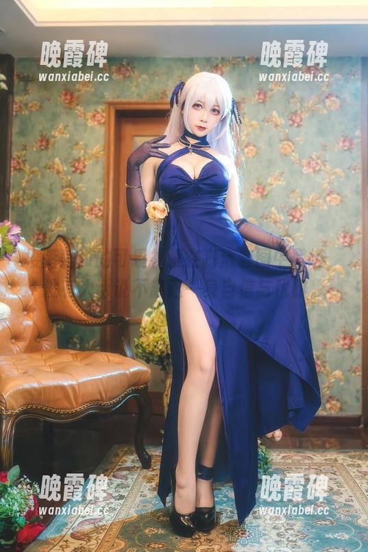 樱落酱w的可畏礼服在高清套图中登场，没有人话说不赢这一身自信与优雅。