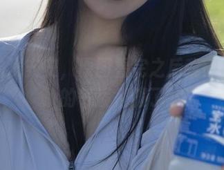 课后的浅安安，原图看完之后我彻底被她的气质征服了