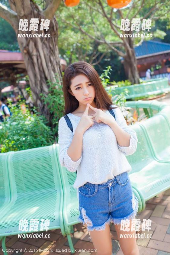 爱蜜社 - SOLO-尹菲灼眼丝袜新图集更新，果然“装”能让人多想一点。