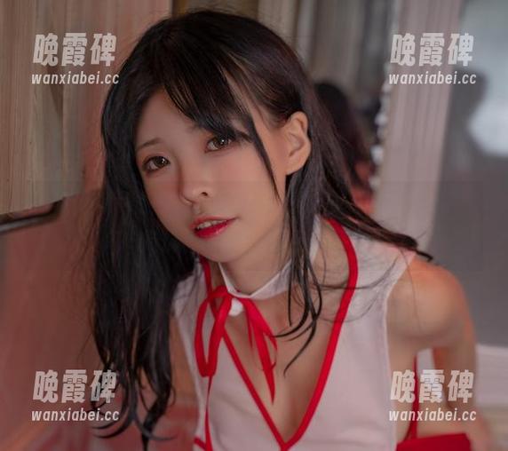 疾走可可 向疾走可可致敬,她的“大凤分享”真把美尴尬又优雅的结合得那么好。