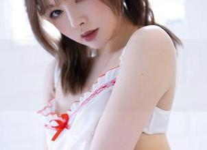 白露Bululu的高清套图日常——滑稽动作与美好风景的完美结合